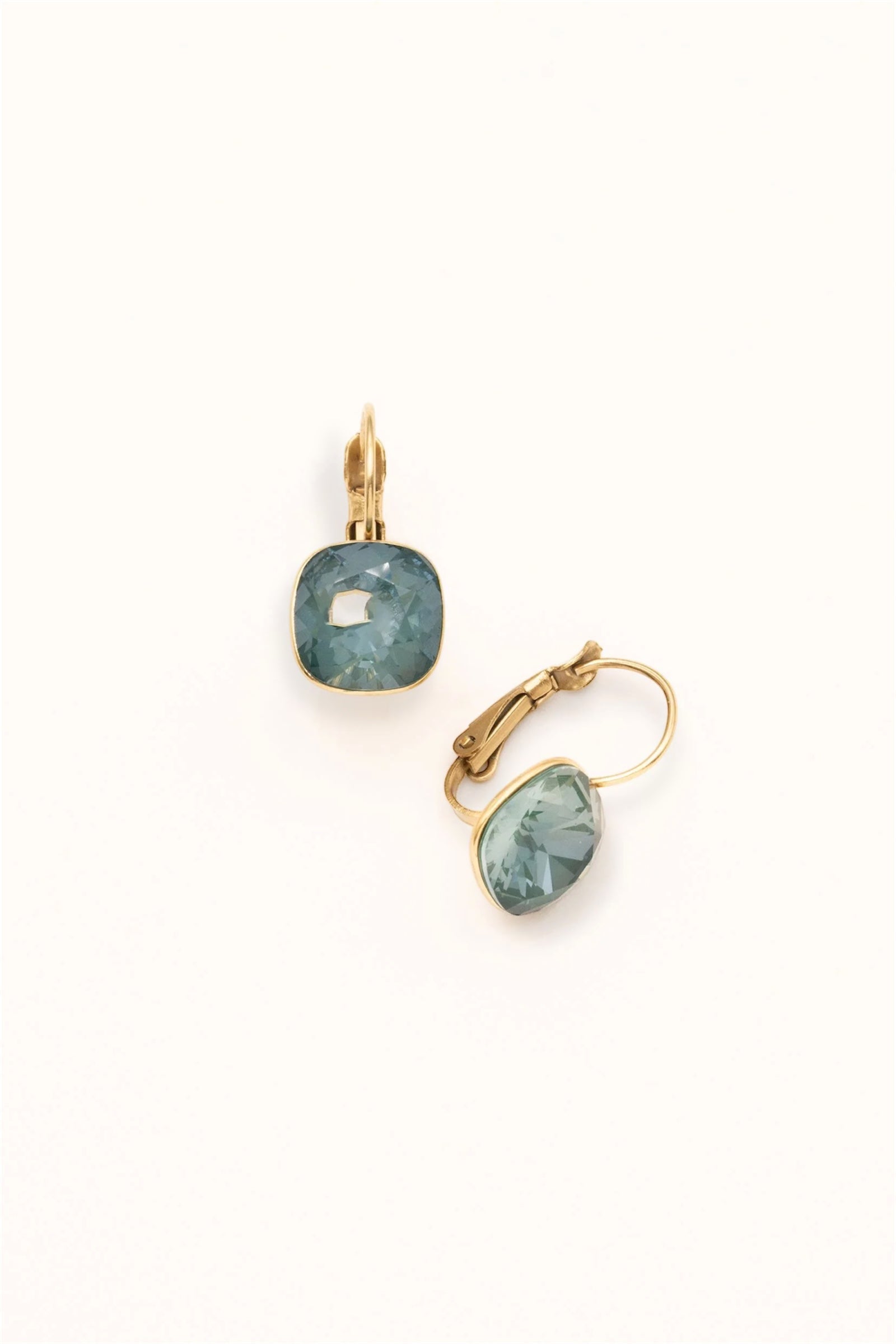 Boucles BéA (cristaux Swarovski® vert sapin)